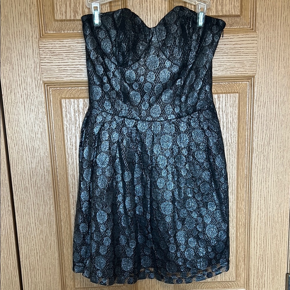 Elegant Black Lace Strapless Dress